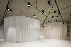 2016 捷克家具展厅 – 椅子用作外立面的展厅 (5)