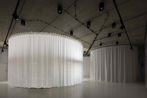 2016 捷克家具展厅 – 椅子用作外立面的展厅 (7)
