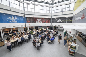 Adidas阿迪达斯 英国曼彻斯特办公室 (1)